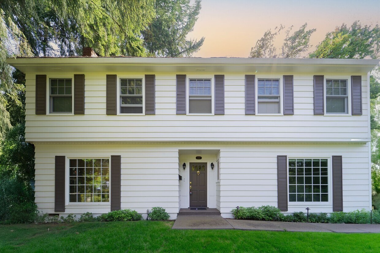 Primary Photo - Experience the Charm of a Portland Heights...