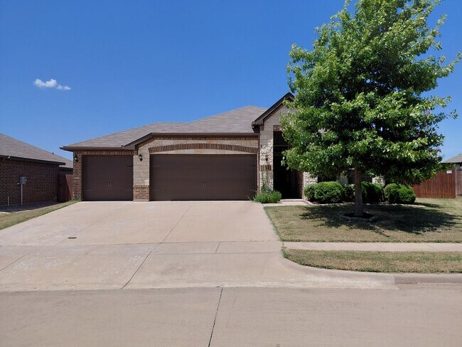 Foto del edificio - 4/2/3 located within 3 miles of Weatherford High School
