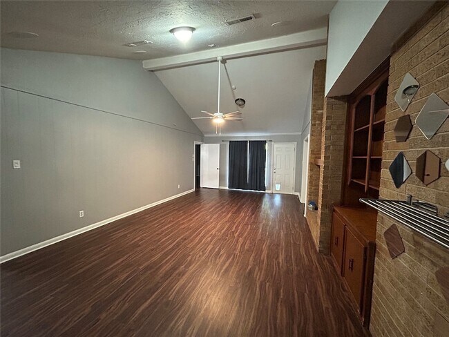Foto del edificio - 132 Red Oak Ln