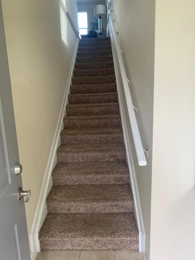 Foto del edificio - 2058 Alta Meadows Ln