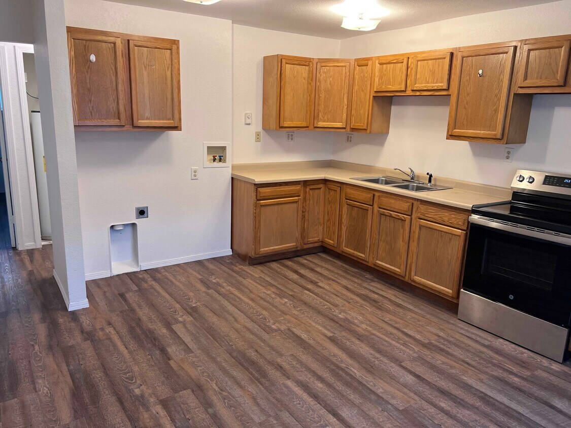 Foto principal - 234 Elmwood Ave