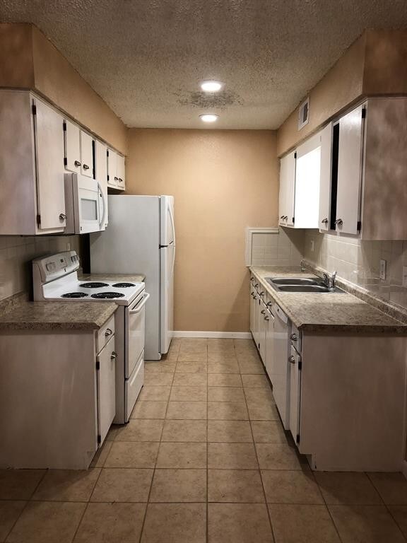 Foto del edificio - 1502 Eagle Lake Rd