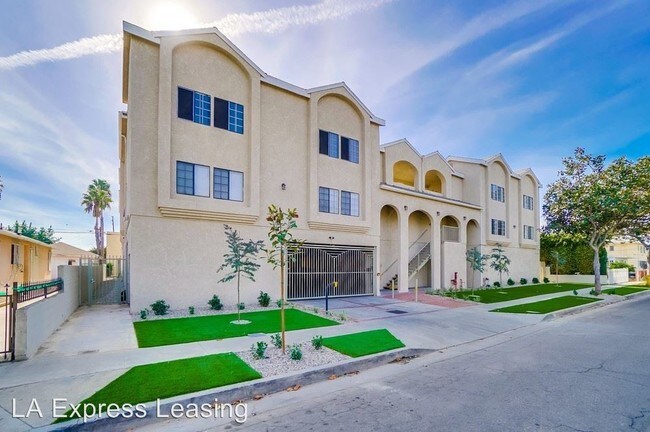 Foto del edificio - 3638 W 113th St