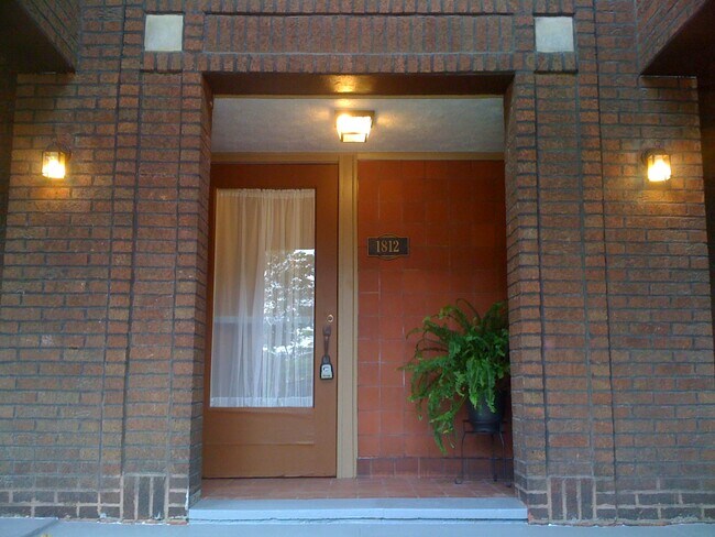 Building Photo - 1812 Central Ave