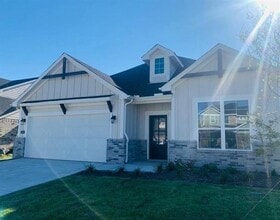 Building Photo - 906 Gambel Dr