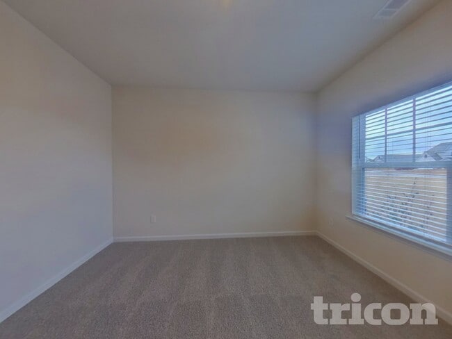 Building Photo - 280 Oliver Dr