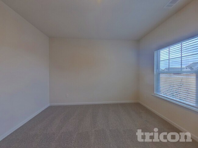 Foto del edificio - 280 Oliver Dr