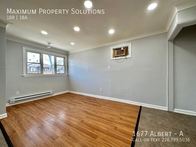 Building Photo - 1 bedroom recently updated available immed...