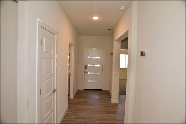 Building Photo - 3545 Essence St