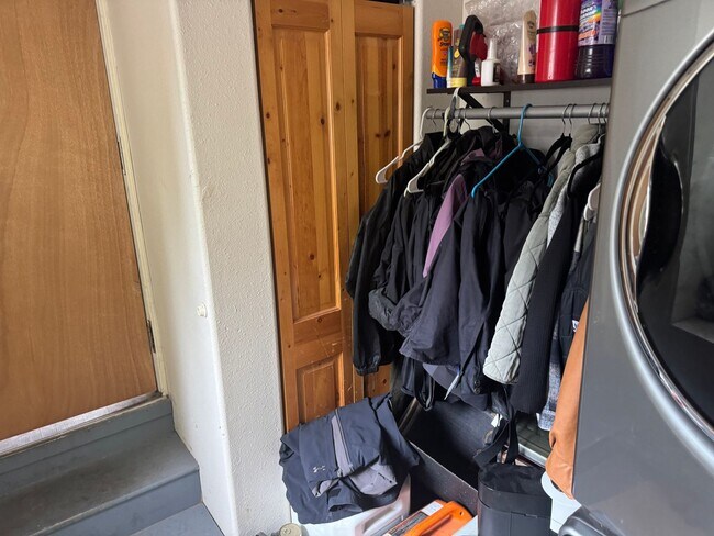 Foto del edificio - Great Single Level Home in Oakridge!