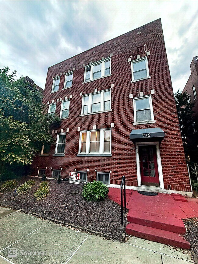 Building Photo - 735 Leland Ave