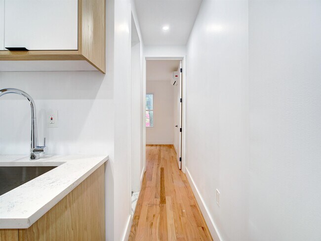 Foto del edificio - 151 Williams Ave