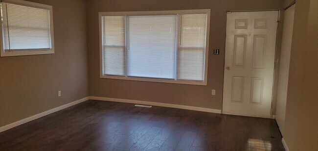 Foto del edificio - 3 Bedroom Close to Highway - Section 8 Welcomed