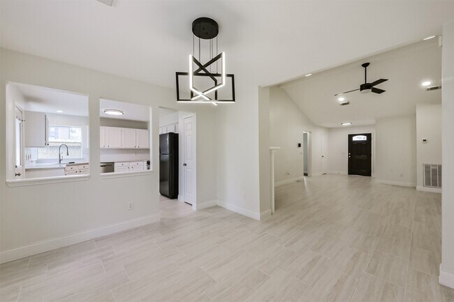 Foto del edificio - 9202 Bayou Bluff Dr