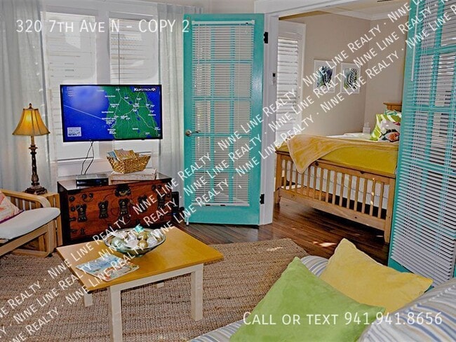 Building Photo - 320 7th Ave N