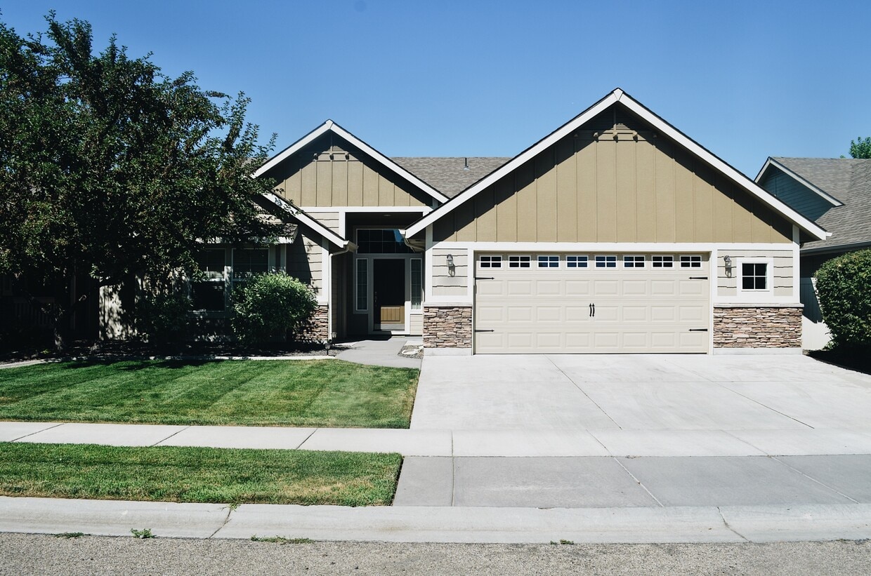 Foto principal - 3569 S Pompei Ave