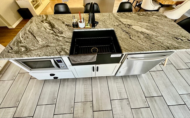 Photo - 579 McIntosh Rd House