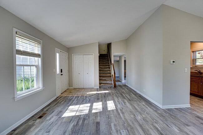 Building Photo - 965 Chelsea Ln