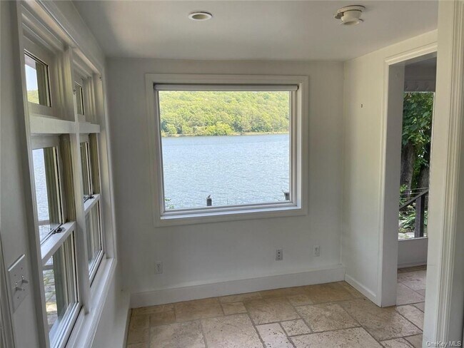 Building Photo - 1682 NY-292