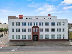 Building Photo - 2102 Mechanic St