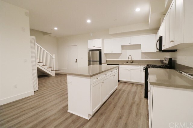 Foto del edificio - 5632 Willowcrest Ave