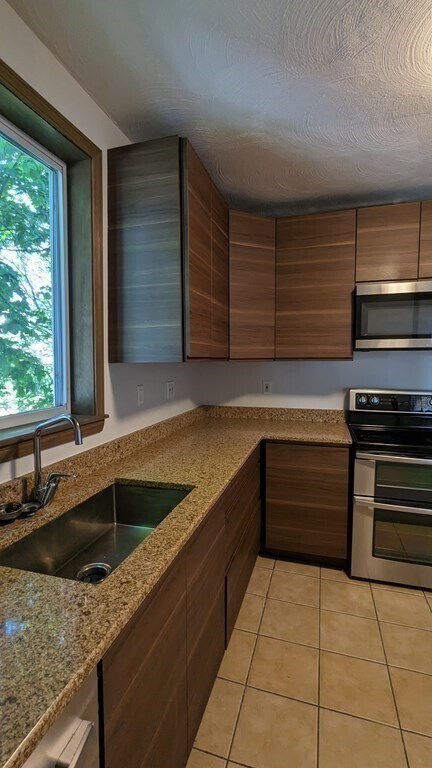 Foto del edificio - 247 School St