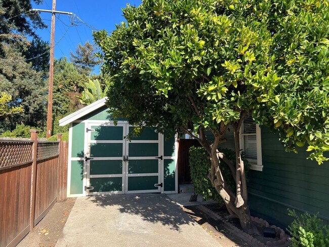 Foto del edificio - Downtown SLO Craftsman Style Home - No  Co...