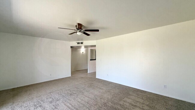 Foto del edificio - 4607 E Glencove St