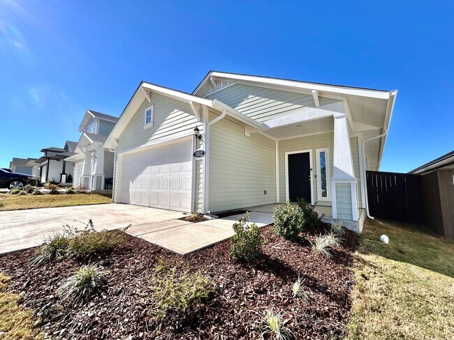 Foto del edificio - Move-In Ready 3BR, 2BA with Fully Equipped Kitchen & Laundry Room