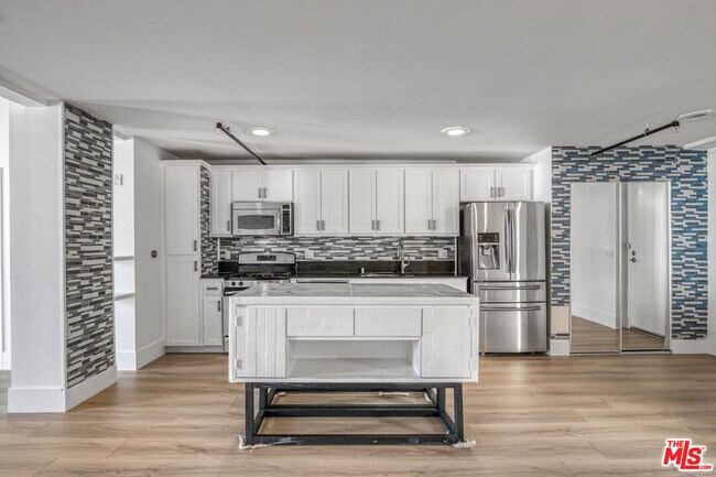 Foto del edificio - 253 S Broadway