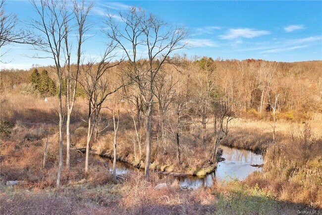Building Photo - 80 Hilltop Dr