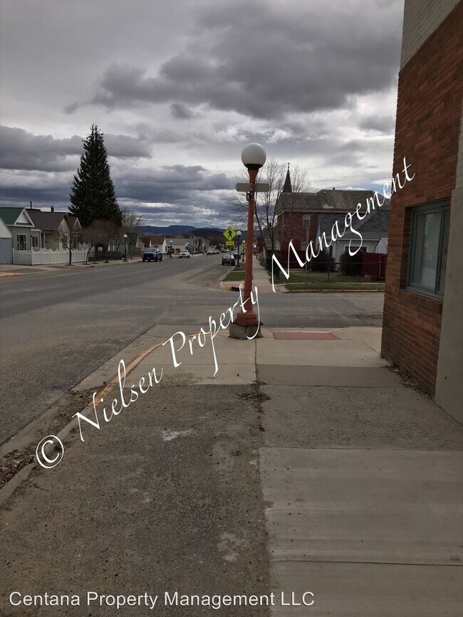 Building Photo - 2 br, 1 bath Apartment - 400 Birch