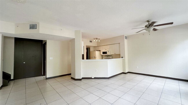 Foto del edificio - 6704 W Sample Rd