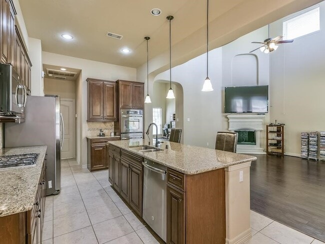 Building Photo - 2210 Pearl Bay Ct