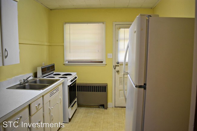 Building Photo - 1 br, 1 bath House - 1002 W. Carroll #2