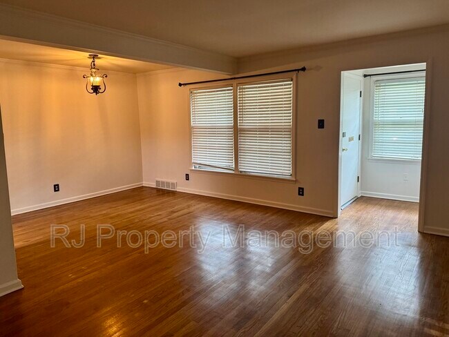 Foto del edificio - 1619 Dorset Dr
