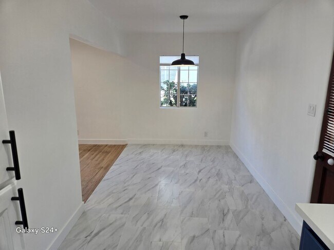 Foto del edificio - 1570 N Verdugo Rd