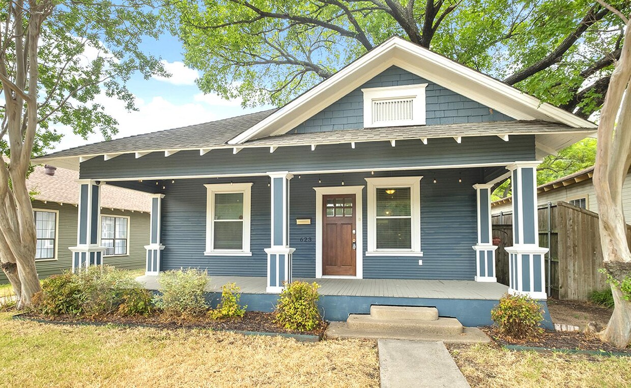 Primary Photo - Stunning Winnetka Heights Craftsman home w...