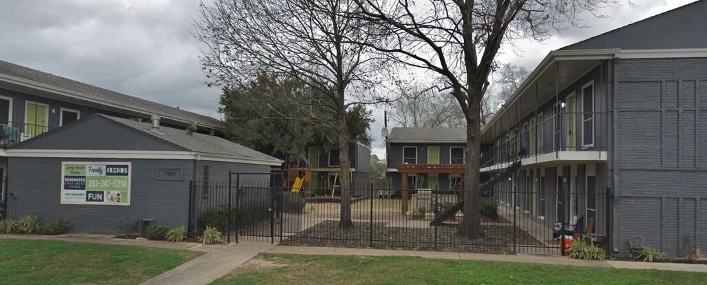 Spring Branch Gardens Apartments - 7500 Highcrest Dr