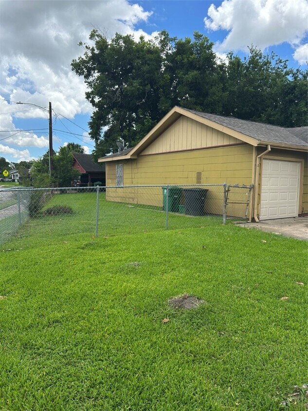 Foto principal - 1407 Silverdale St