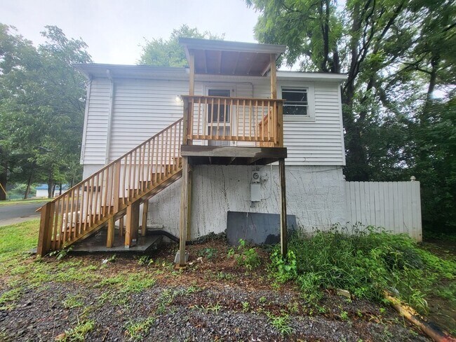 Foto del edificio - 2152 Highland St