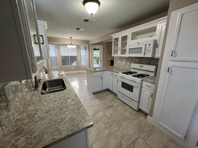 Foto del edificio - 5909 Avery Island Ave
