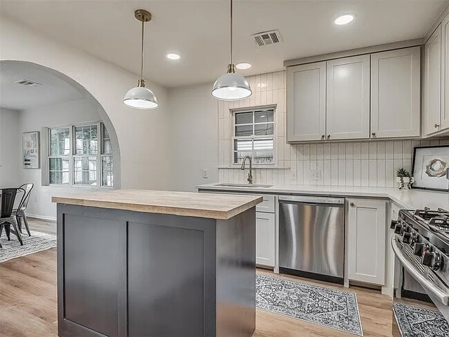 Foto del edificio - 3617 N Westmont St