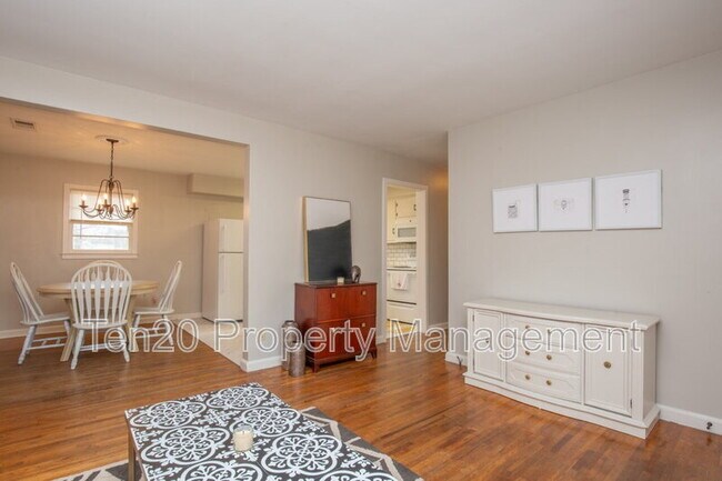 Foto del edificio - 4264 Yates Dr