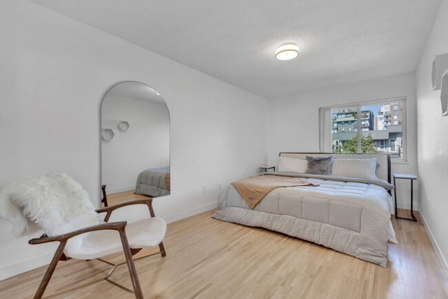 Photo du bâtiment - 1550 W 11th Ave