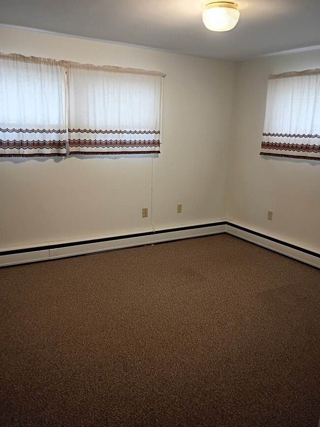 Building Photo - 445 Schaeffer Rd