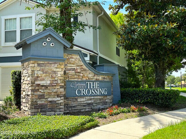 Foto del edificio - 6131 Bartram Village Dr