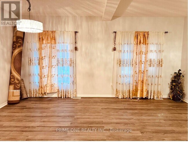 Photo du bâtiment - 25 Jack Monkman Crescent