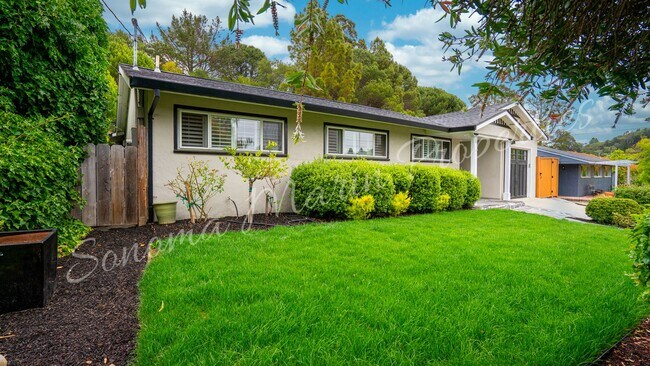 Foto del edificio - Lovely Home Close to All Amenities ~ Bel Aire Estates