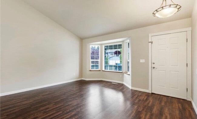 Foto del edificio - 7905-7196 196th St Ct E